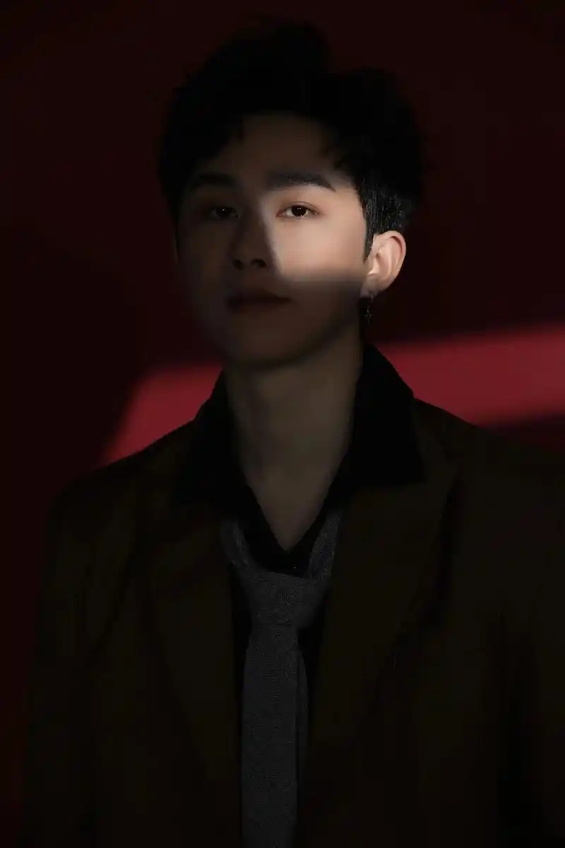 雅痞味 足的男生 谁能不心动? 复古文艺的格子西 - 抖音