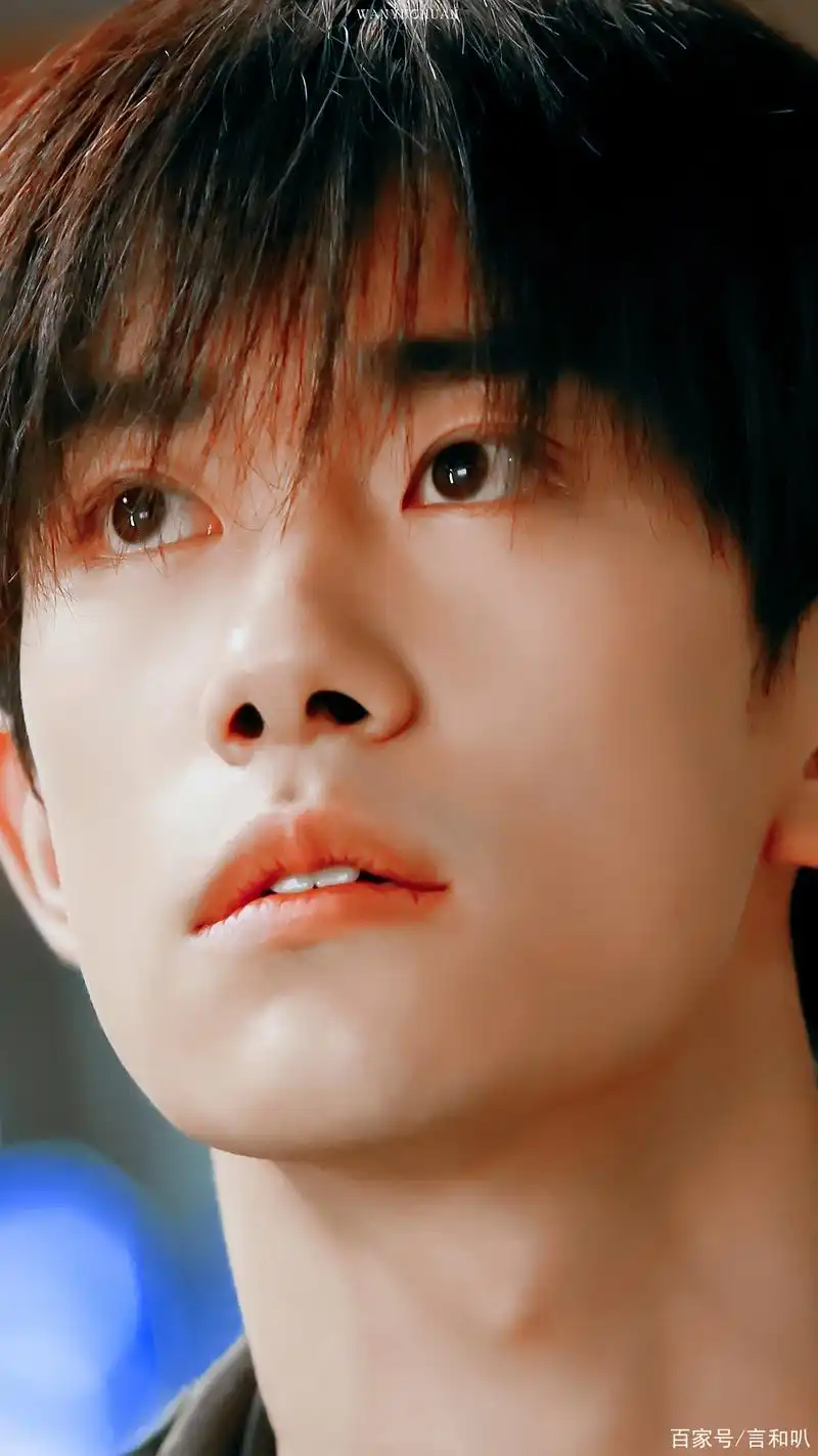 易烊千玺这什么神仙颜值阿,最后一张的千玺你们见过吗?