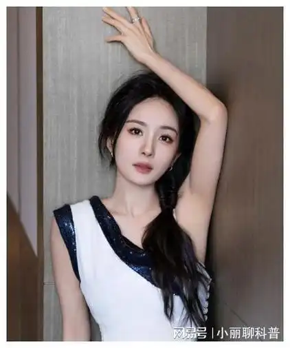 杨幂这一让彻底暴露了真实人品难怪她会被嘉行踢出局