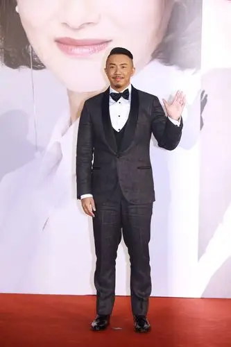 古惑仔再度合体走金像奖红毯 刘德华郭富城为抢镜各出绝招