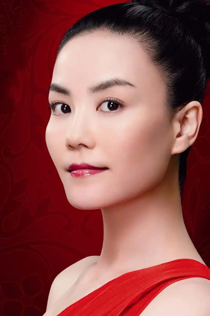 王菲,中国著名女歌手,影视演员,1990年代中期至今华语乐坛首席天后