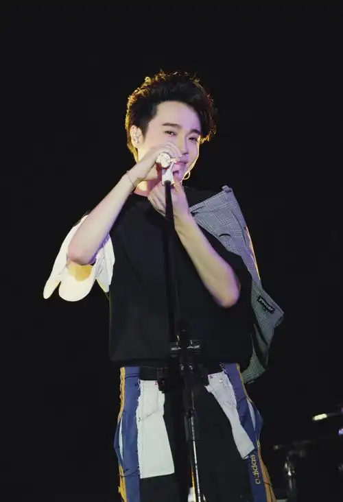 吴青峰吴青峰574吴庆福舞秋风日出主唱大人