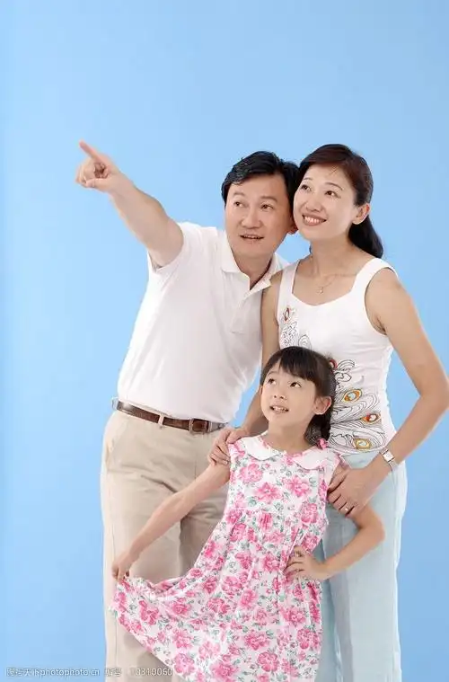 关键词:人物类 三代同堂 温馨 和睦 家庭照 全家福 日常生活 人物图库