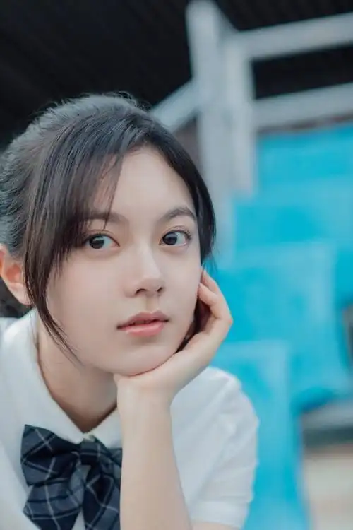 作为童星出道的演员,赵今麦也是拥有从小到大都一样的美貌,因为不是