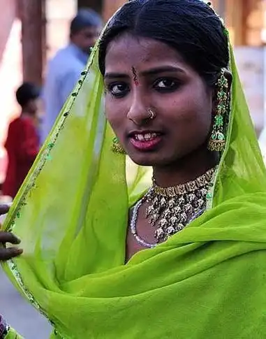 印度人竟然如此折磨女子无嫁妆的受到歧视和虐待太残忍了