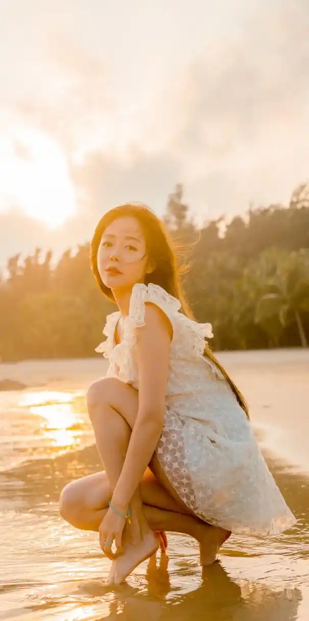 安又琪沙滩美拍壁纸写真组图