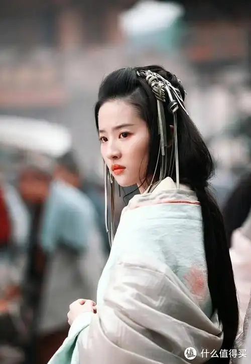 刘亦菲出道20周年,演绎不同朝代汉服风情,哪个角色是你的白月光?