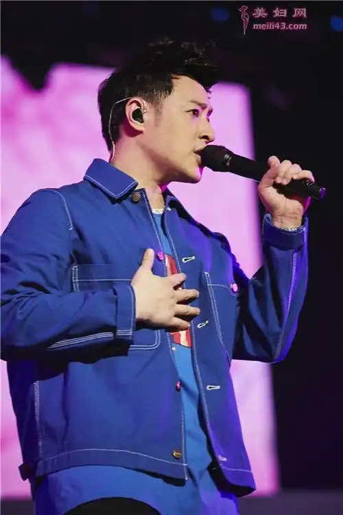 亚洲唱作天王潘玮柏创使者cominghome世界巡回演唱会昨