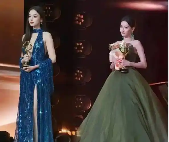 微博之夜-古力娜扎迪丽热巴上演互翻白眼戏码?_关系_团队_battle