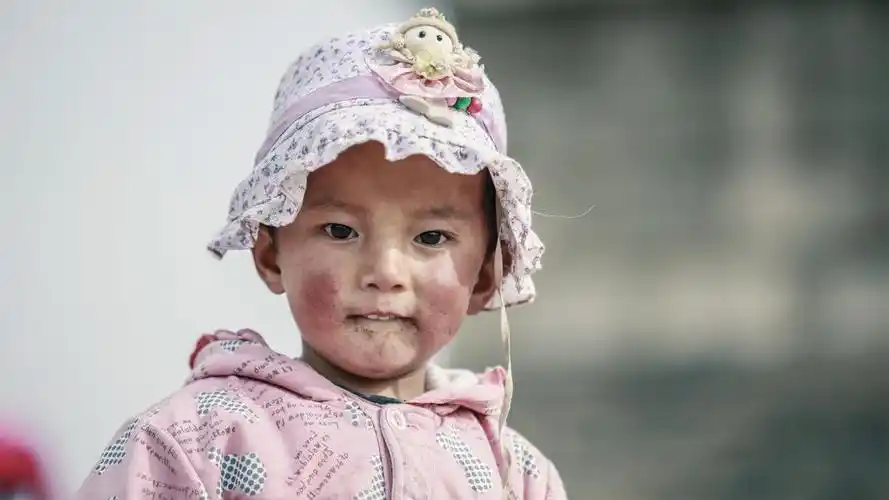 【有图】藏族小女孩-蜂鸟网