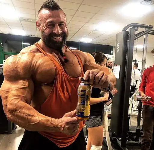 极致健美爱好者,超大肌肉围度,感觉像漫画里面的人物