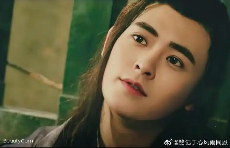 李欣泽真的又帅又可爱娃娃脸爱了爱了