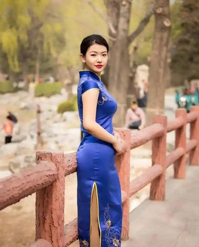 人像摄影:含烟飘渺,韵致旗袍,靓丽美人