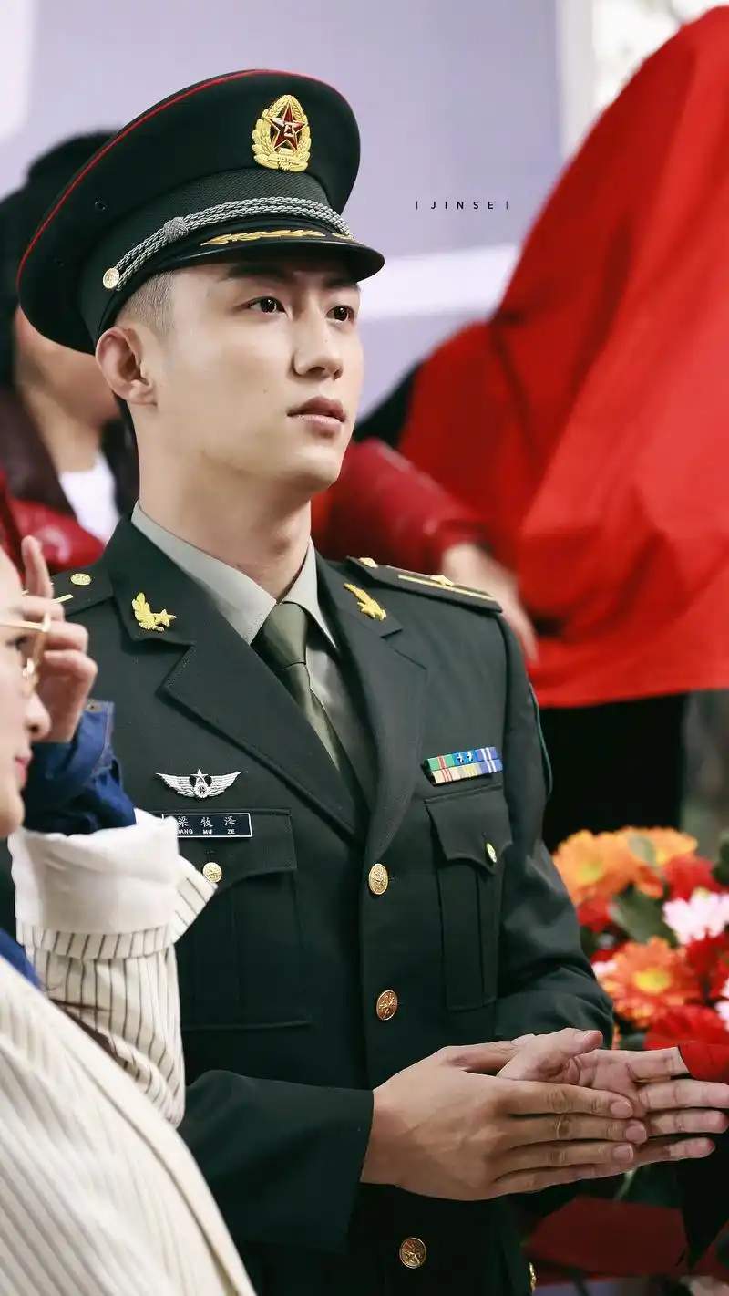 亲爱的戎装开机 官宣黄景瑜,李沁饰演!军旅题材,你们期待吗!