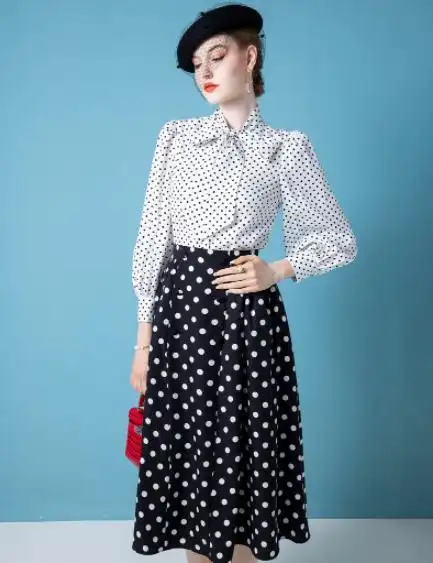 黑白波点半裙搭配技巧分享