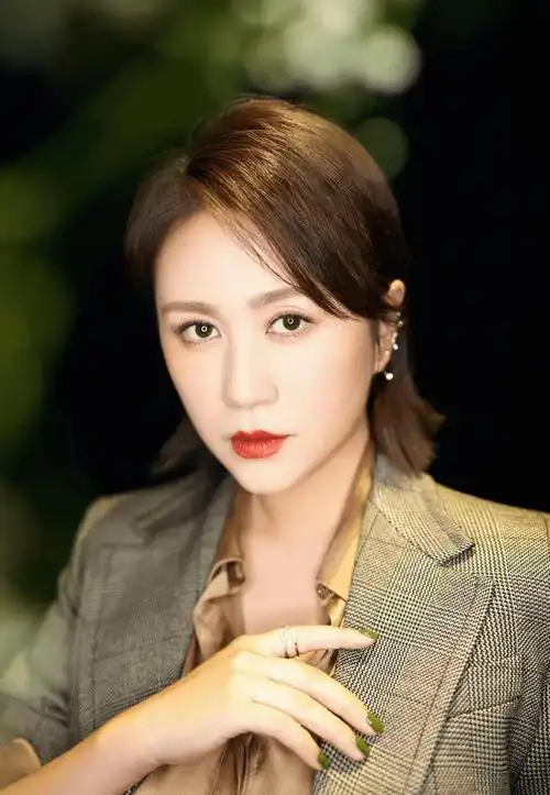 演员马丽:一级演员,被丈夫宠爱31年,戏红人不红也幸福_婚姻_生活_成功