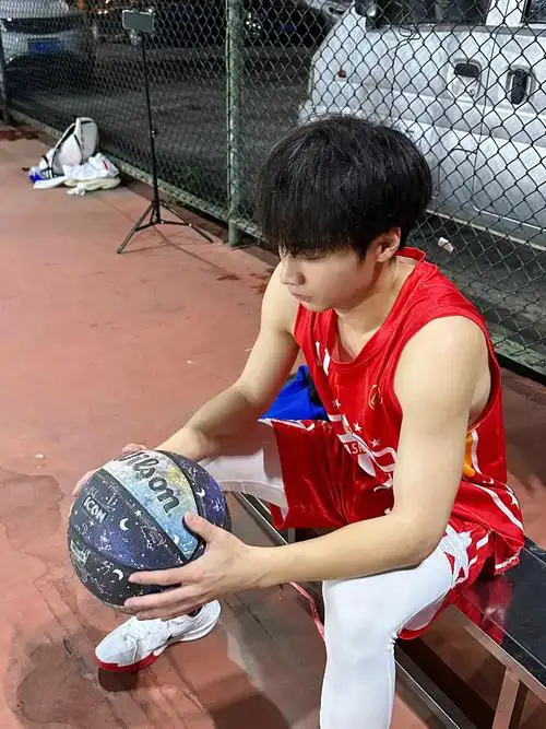 19岁好啊.正是洗个头就能变帅的年纪😎