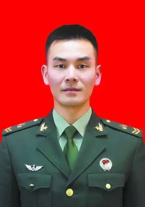 请您投上宝贵一票驻邢台部队四级军士长李晋同志入围陆军标兵候选人