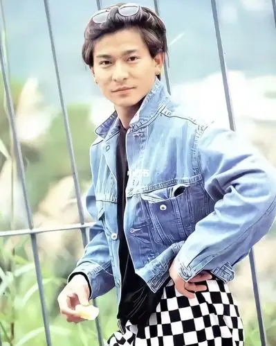 老照片#刘德华_刘德华_铁西万象汇自由行热门攻略_万象汇_娱乐_眯星