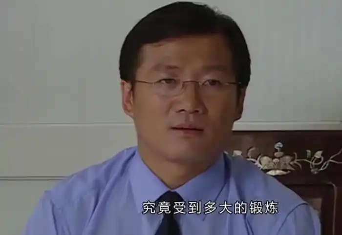 谢广坤扮演者52岁唐鉴军凭谢广坤出圈