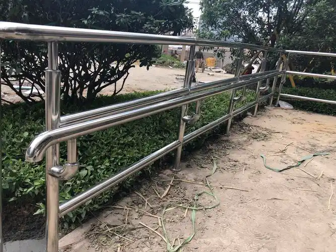 不锈钢坡道栏杆