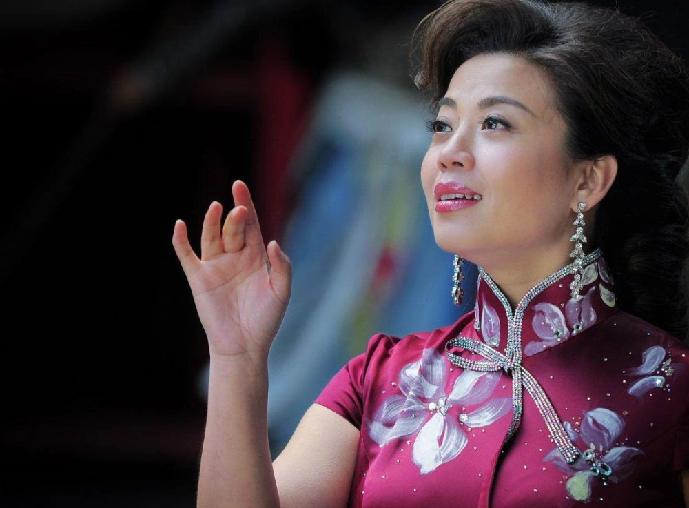 著名歌手张也现状曝光,51岁孤身一人,曾因一事和丈夫离婚!