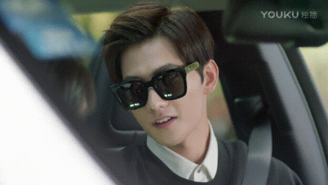 杨洋帅气影视gif动图_动态图_表情包下载_soogif