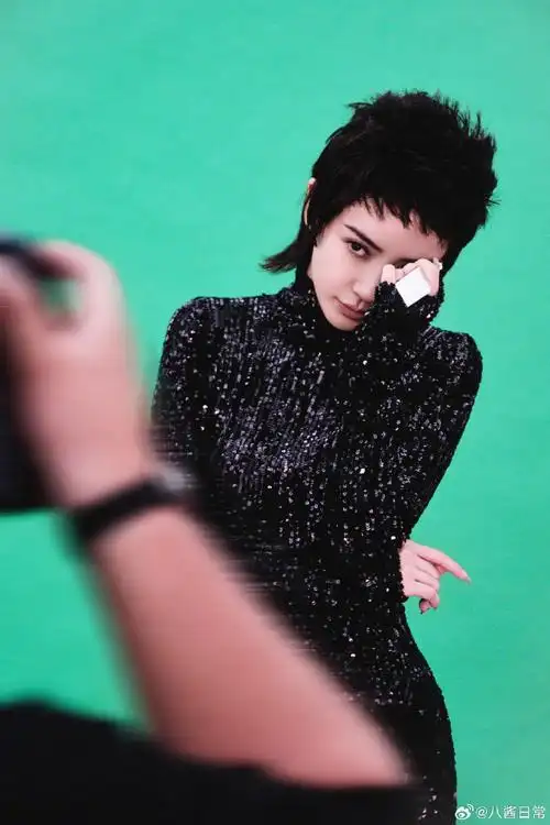 angelababy短发杂志大片    #angelababy中性刺猬头