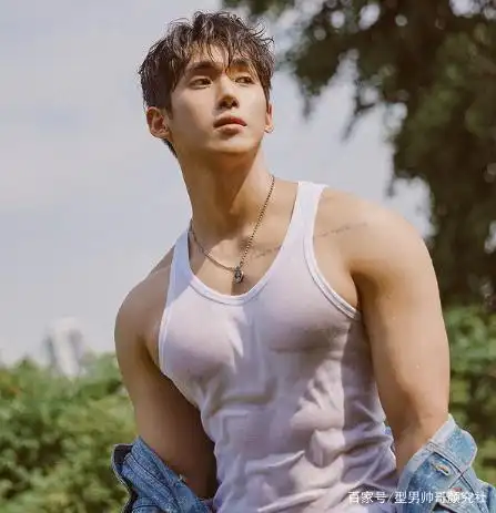 颜值和身材俱佳的小哥哥,做你男朋友可好?