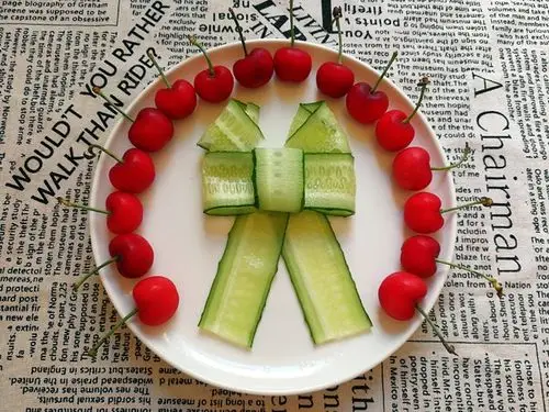 乖乖阿布做的创意黄瓜盘饰摆盘拼盘(有小裙子)