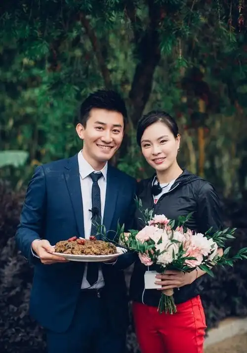 网曝吴敏霞与老公领证!晒结婚证亲吻额头超甜蜜