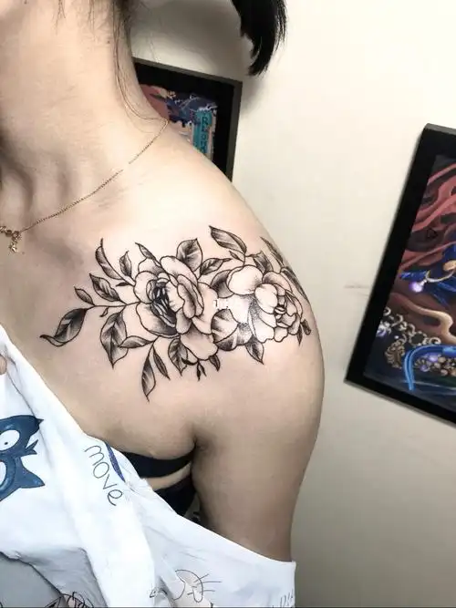 长治纹身店  #素花纹身  #长治墨轩刺青  #锁骨纹身  #女生纹