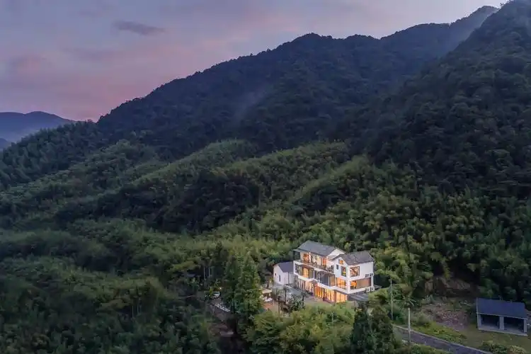 深山里的民宿太适合逃离都市隐居了