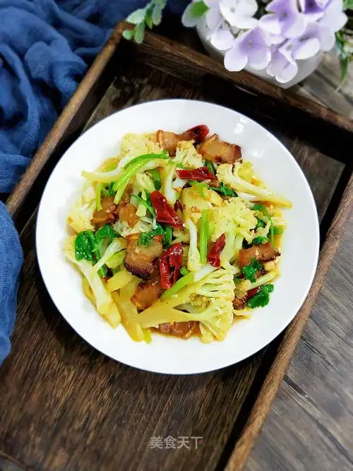 腊肉炒花菜