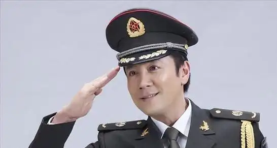 这些穿军装的演员,给没落的演艺圈带来了一线生机|孙海英|潘长江