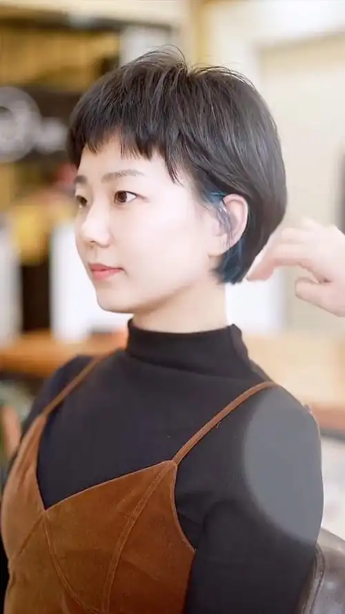 女生短发这样剪 减龄又时尚