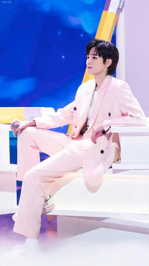 宋亚轩马卡龙色西装##宋亚轩 爱与温柔