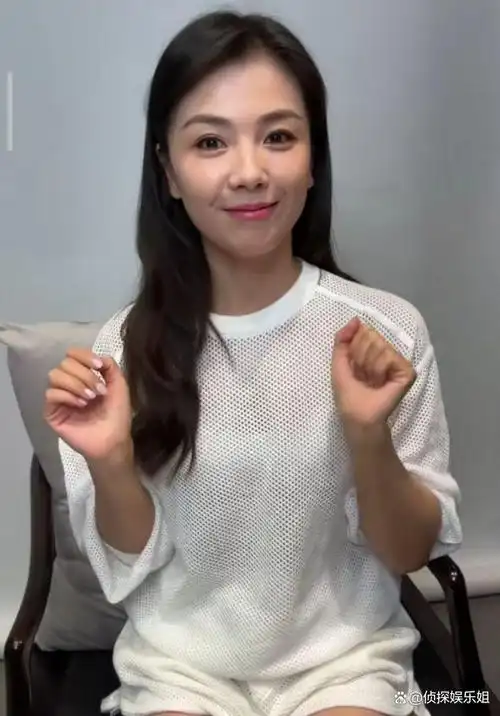 45岁刘涛被质疑整容,本人晒素颜健身照力证天然美,马甲线抢镜