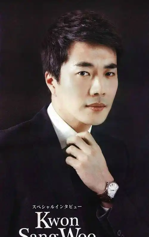 权相佑这这副小眼睛,厚嘴唇的长相,居然帅了我19年_帅哥_气质_颜究