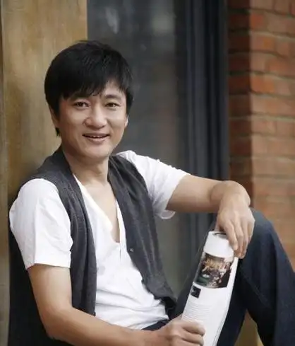 著名演员韩青:读中戏时有段心痛过往,妻子生宝宝又九死一生