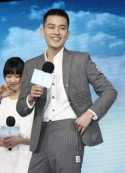 有种"整容"叫马思纯分手,前男友欧豪一如既往,她却像换个人