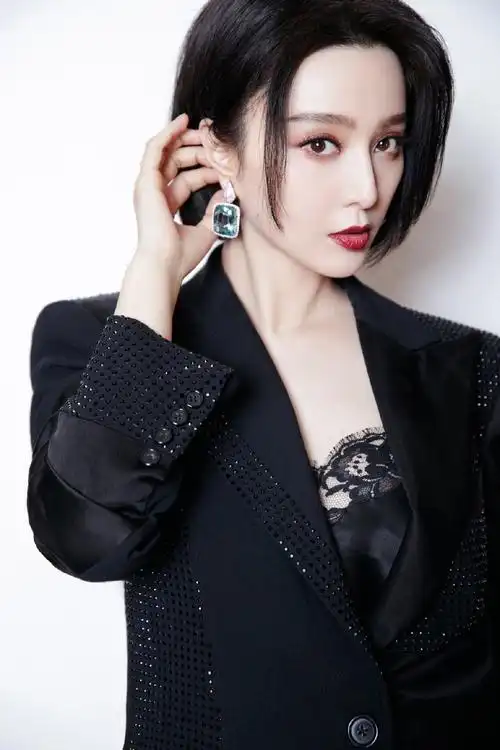 范冰冰短发西装酷美写真图片99