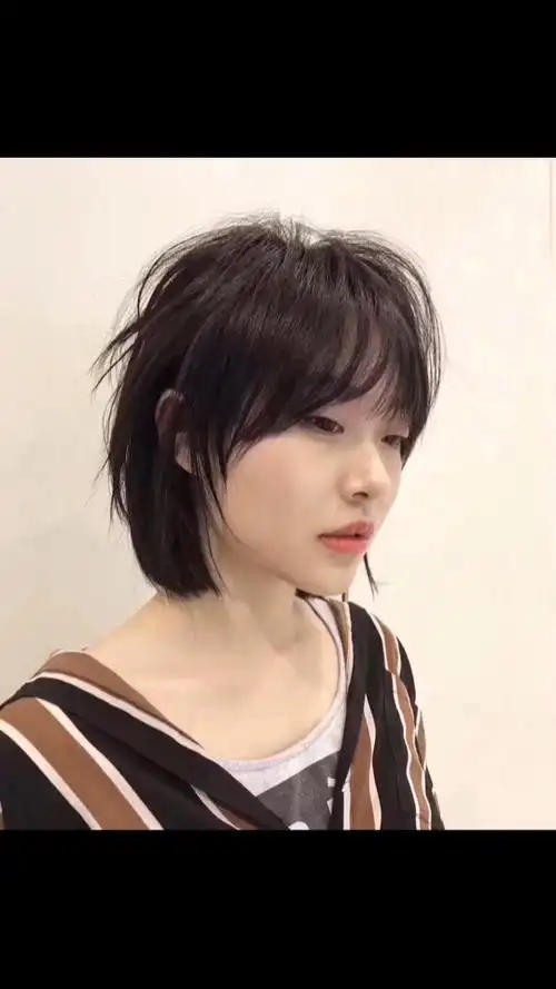 短碎发 这样小脸又减龄的短刘海锁骨发,你要试一下吗?