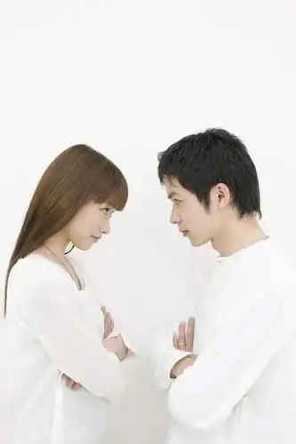 影子,浪漫,休闲装,黄种人,相视,衣服,站着,休闲,温暖,温馨,面对面