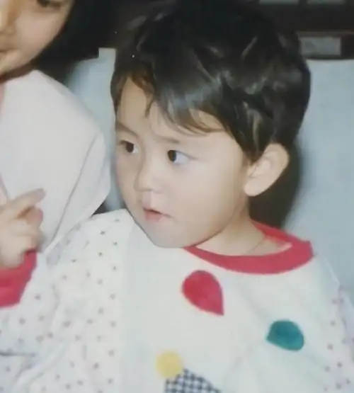 谭松韵收手吧!别折磨观众眼睛了,34岁还演女大学生,发腮太明显