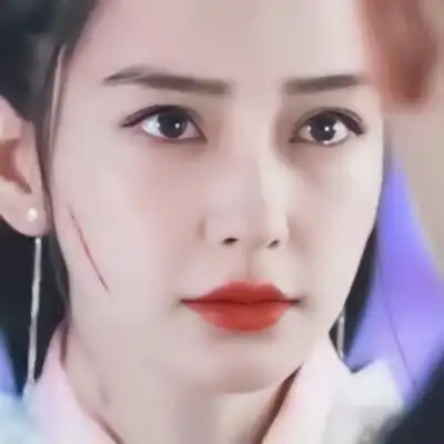 "别怕我愿为你坠入幽暗谷底" angelababy头像原截顾雨曦