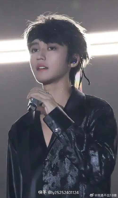 电影野孩子##王俊凯味全乳品代言人##王俊凯#每一张照片都狠狠惊艳我