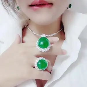 无双姐家翡翠头像