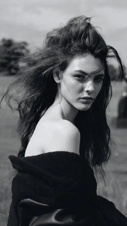 女生手机壁纸大全黑白欧美风我不爱世俗没兴趣认识你