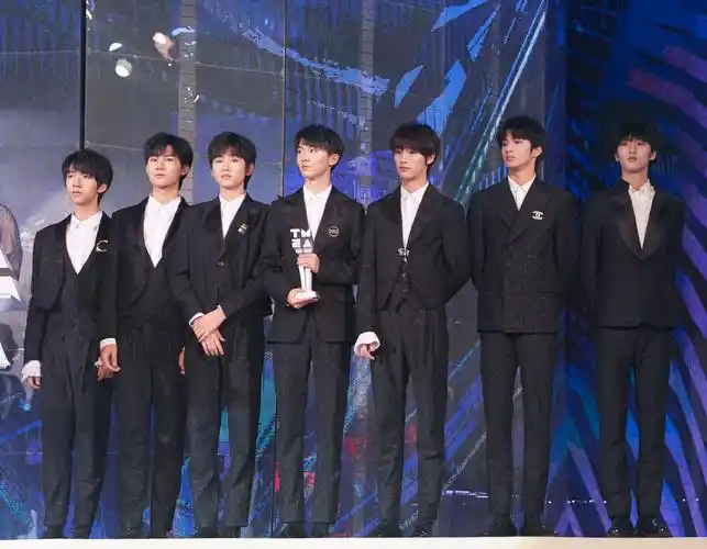 原创tf家族音乐会官宣,时代少年团全员参与,还有tfboys!